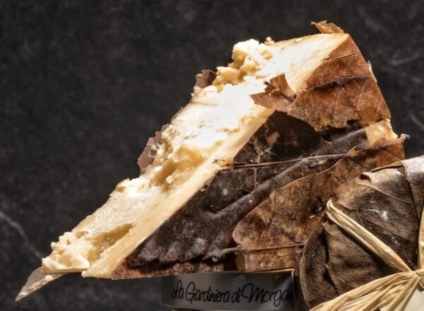 Occelli in Foglie di Castagno Cheese Wholesale