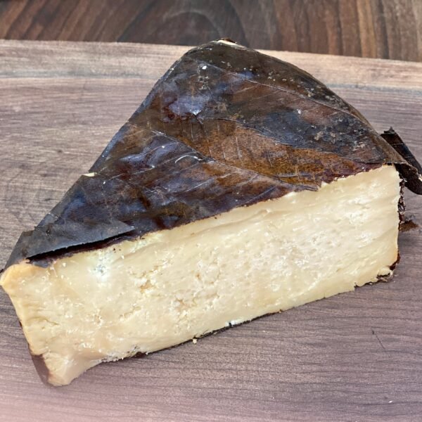 Occelli in Foglie di Castagno Cheese Wholesale