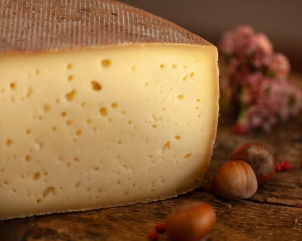 raclette party cheese, cheese for melting, skin-pack raclette