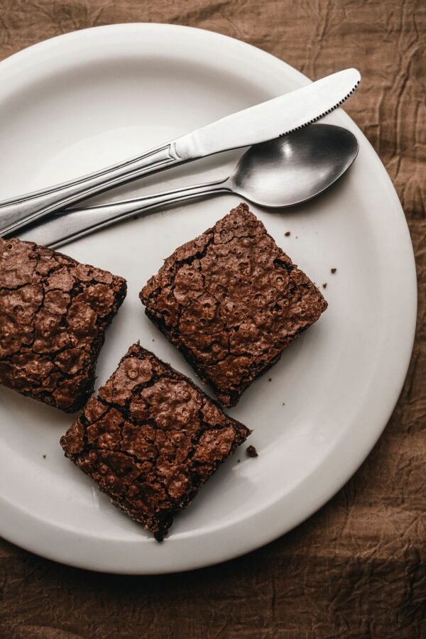 L'usine Chocolate Brownie, 50g Pack of 4 – Wholesale & Export UAE - wholesale supplier | AgroFoods Global