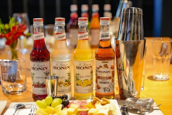 Monin — Bulk & Wholesale Supply Monin White Chocolate Flavoured Sauce, 1.89L – Wholesale & Export UAE - wholesale supplier | AgroFoods Global