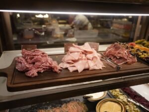 Siniora Pepper Beef Mortadella UAE – Wholesale & Bulk Supply - wholesale supplier | AgroFoods Global