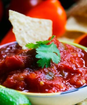 Hunter's Gourmet Sweet Chilli Salsa Quinoa Chips, 75g – Wholesale & Export UAE - wholesale supplier | AgroFoods Global