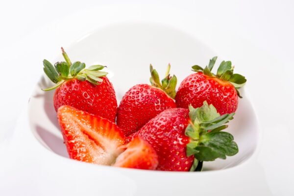 Sun Lolly Strawberry Ice Lollies, 60ml Pack of 8 – Wholesale & Export UAE - wholesale supplier | AgroFoods Global